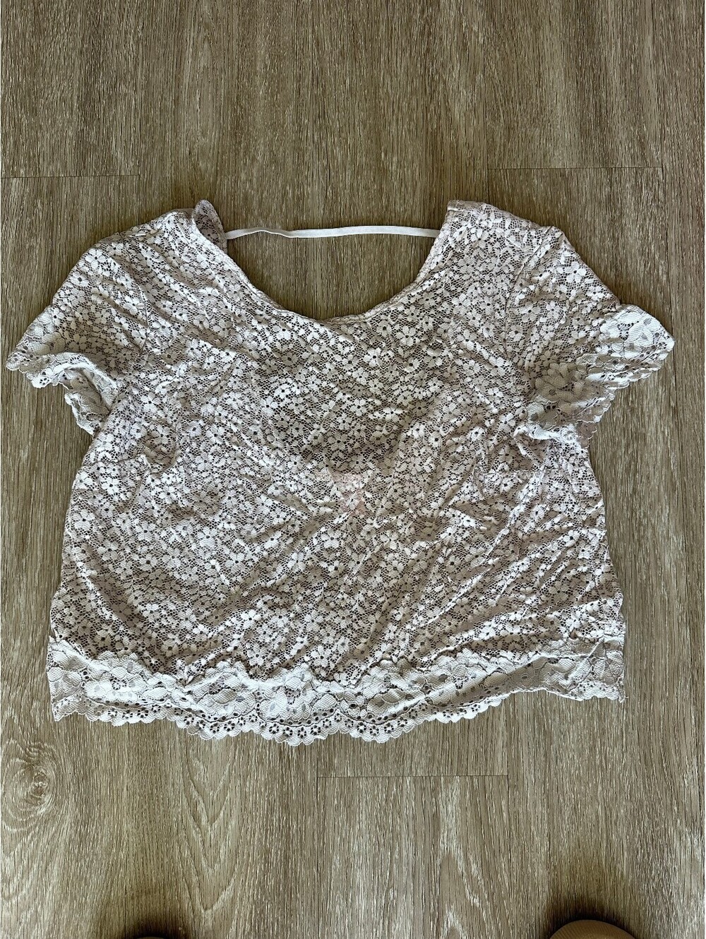 Victoria's Secret Women's blush lace crop top